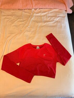 GYMSHARK cropped long sleeve